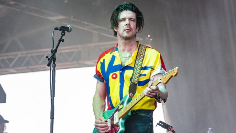 rock-star-kicked-off-tour-amid-allegations-of-inappropriate-messages-with-a-minor