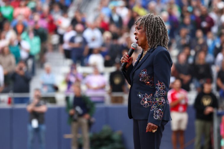 martha-reeves-explains-what-went-wrong-with-viral-national-anthem-performance-at-women’s-professional-baseball-league-game