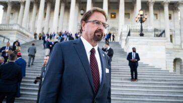 gop-rep.-chuck-edwards’-‘inappropriate-conduct’-left-female-staffer-feeling-‘scared-lowkey,’-house-ethics-report-finds