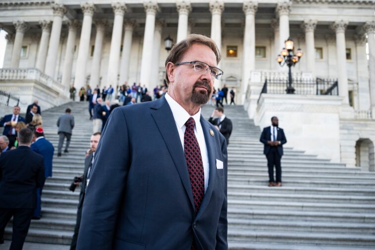 gop-rep.-chuck-edwards’-‘inappropriate-conduct’-left-female-staffer-feeling-‘scared-lowkey,’-house-ethics-report-finds