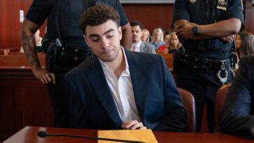 manhattan-da’s-office-says-luigi-mangione-defense-spread-false-claims-about-murder-trial-media-plan