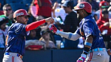 baserunner-sparks-brawl-in-mexican-baseball-league-after-sucker-punching-a-fielder-who-tagged-him-out
