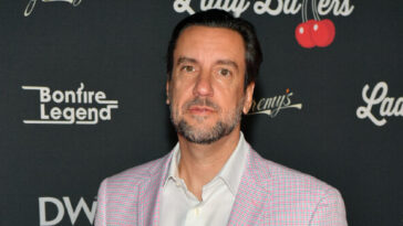 clay-travis-offers-to-pay-wnba-champs-$10-million-if-they-can-beat-a-boys’-high-school-basketball-team