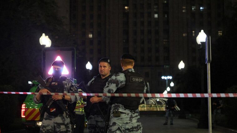 moscow-bombing-exposes-potential-security-gaps-around-putin’s-military-elite,-expert-says