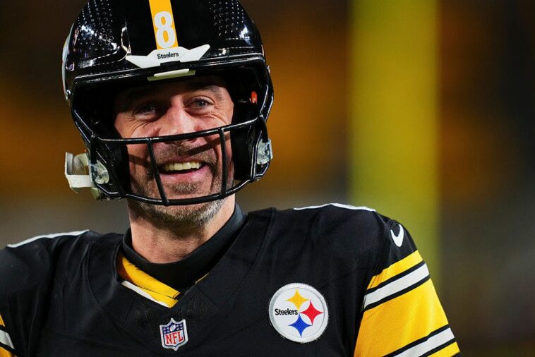 aaron-rodgers-rips-into-fauci-during-live-on-espn