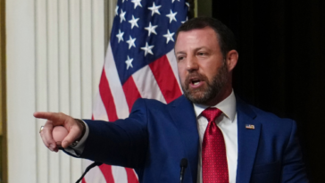 dhs-chief-markwayne-mullin-criticized-by-maga-supporters