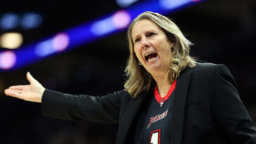 wnba-coach-who-wore-‘trans-kids-belong’-shirt-fears-men-taking-coaching-jobs