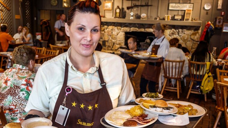 discontinued-cracker-barrel-foods-that-fans-are-begging-to-get-back