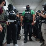 new-york-can’t-ban-federal-agents-from-wearing-face-coverings,-judge-rules