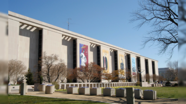 historian-visits-smithsonian-after-a-decade,-finds-‘a-completely-different-place’-that-puts-activism-ahead-of-history