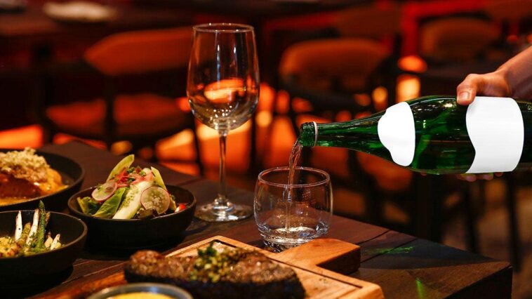 florida-steakhouse-offers-classy-nude-dining-experience-that-does-not-allow-‘touchy-feely-stuff’