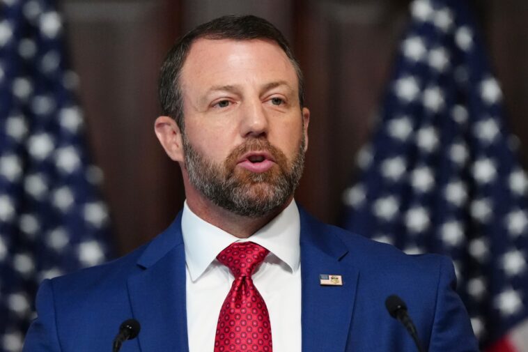 white-house-seeks-to-quash-steven-bannon-led-maga-uprising-against-markwayne-mullin