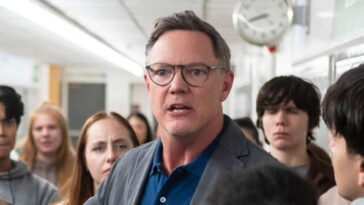 actor-matthew-lillard-claims-amazon’s-‘carrie’-remake-resonates-with-him-as-the-father-of-a-‘non-binary-kid’