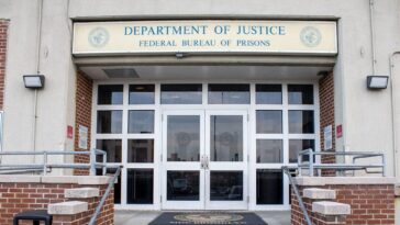 dirty-text-messages-uncovered-during-investigation-into-married-prison-guard-accused-of-affair-with-inmate