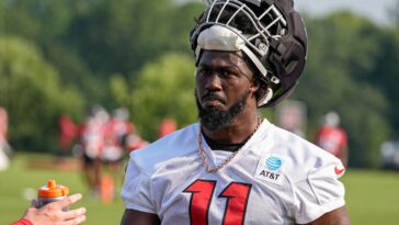 falcons-pass-rusher-jalon-walker-likely-out-for-season-in-crushing-blow