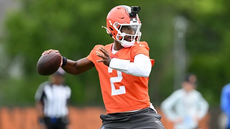 nfl-executives,-coaches-put-shedeur-sanders-last-in-qb-rankings-in-survey:-‘shouldn’t-lose-to-him’
