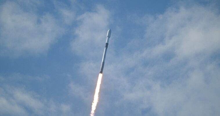 spacex-rocket-collides-with-moon-at-5,400-mph