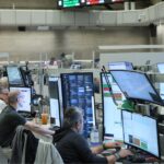 s&p-hits-record-high,-dow-surges,-oil-drops-as-trump-navigates-iran-conflict