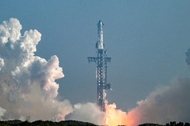 spacex-rocket-crashes-into-the-moon