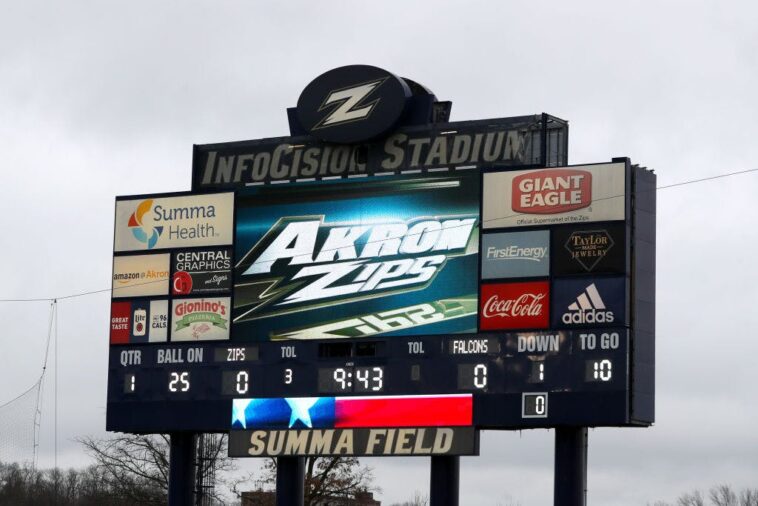 college-football-team-to-let-fan-call-plays-for-team’s-opening-drive