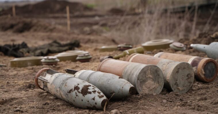 breaking-news:-colombian-authorities-seize-bus-carrying-420-kilograms-of-explosives-bound-for-cali-days-before-presidential-inauguration