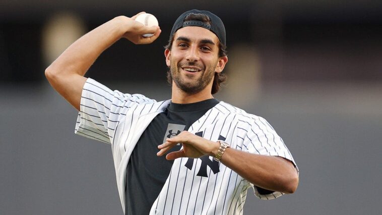 world-cup-hero-throws-out-first-pitch-at-yankee-stadium-and-sets-the-bar-high-for-all-other-athletes
