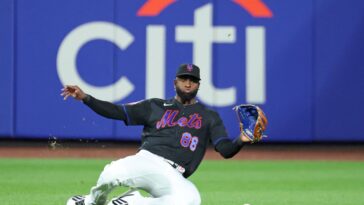 why-luis-robert-jr.-is-sticking-in-center-field-after-mets-keep-him-at-trade-deadline