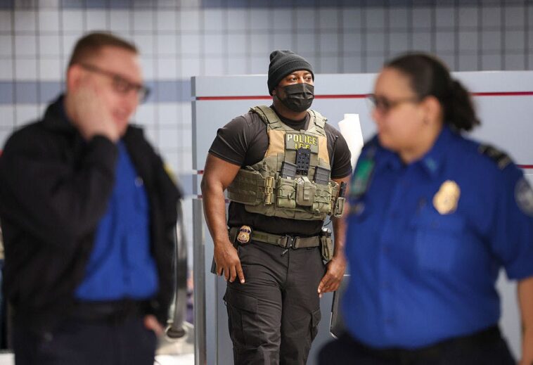 the-fight-between-airlines-and-ice-is-heating-up