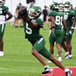garrett-wilson,-geno-smith-show-off-growing-chemistry-on-pretty-jets-touchdown