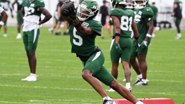 garrett-wilson,-geno-smith-show-off-growing-chemistry-on-pretty-jets-touchdown