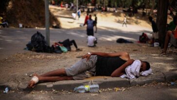 thousands-of-migrants-remain-in-spanish-territory-after-border-rush,-death-toll-hits-about-100:-ceuta-official