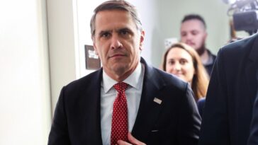 “follow-the-money”:-pressing-lawmakers-on-todd-blanche’s-difficult-confirmation-process-–-senate-democrats-continue-to-be-useless-–-exclusive-video