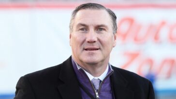unlv-coach-dan-mullen-throws-dig-at-former-employer,-florida,-but-numbers-tell-a-complicated-story