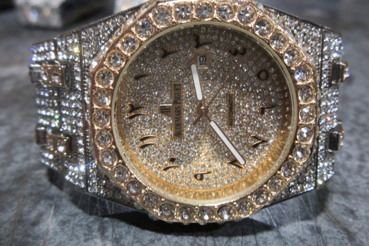 us-seizes-another-massive-haul-of-fake-luxury-watches-headed-for-ny-and-worth-$43m-if-real:-‘criminals-try-to-scam-shoppers’