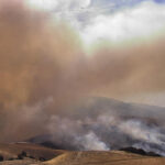 fast-moving-wildfire-breaks-out-in-la-county,-forcing-highway-closure-and-evacuation-warnings