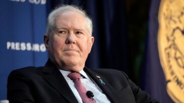 former-air-force-secretary-frank-kendall-has-security-clearance-revoked-over-air-force-one-disclosure