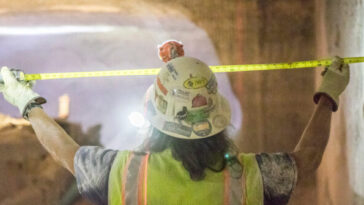 trump-unveils-billions-of-dollars-in-mining-tied-deals,-investments