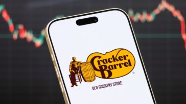 outgoing-cracker-barrel-ceo-to-receive-millions-in-severance-pay
