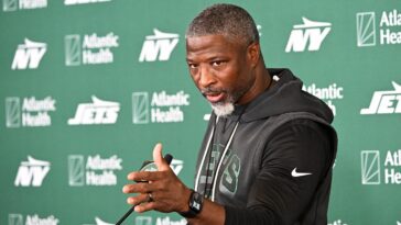 the-embarrassment-factor-that-aaron-glenn-should-be-judged-on-in-pivotal-jets-year