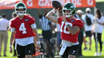 cade-klubnik-impresses-with-arm-during-jets’-two-minute-drill