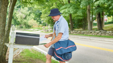 watch-—-special-delivery:-california-man-receives-‘postcard-from-heaven’-his-parents-sent-26-years-ago