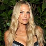 molly-sims-flaunts-toned-abs-in-mismatched-bikini-during-perfect-beach-day-with-her-kids
