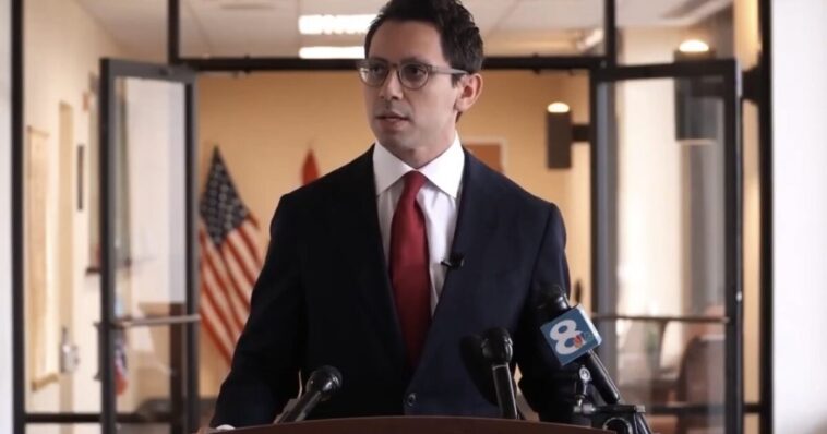 (video)-florida-gubernatorial-candidate-james-fishback-claims-byron-donalds-under-federal-investigation-for-sex-trafficking-–-doj-and-byron-donalds-respond
