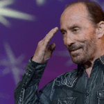 exclusive:-lee-greenwood-on-why-‘god-bless-the-usa’-matters-more-today-than-ever