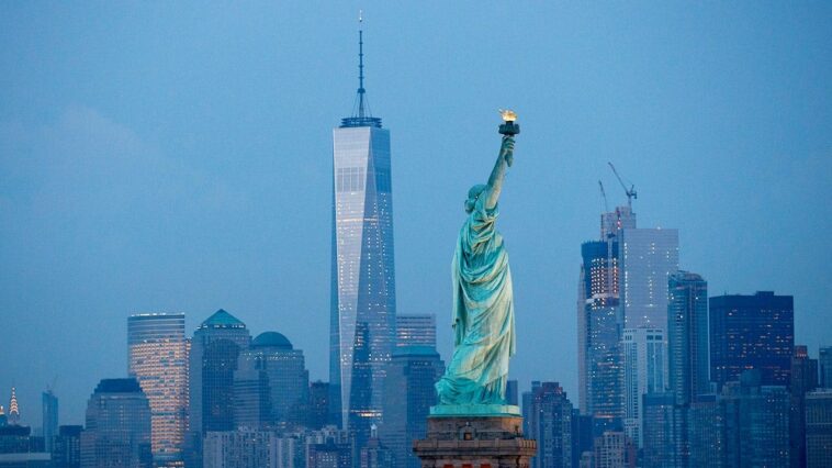 two-dead,-including-infant,-after-boat-capsizes-in-new-york-harbor;-12-rescued