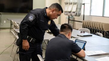 self-destructing-phone-code-sparks-federal-case