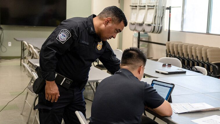 self-destructing-phone-code-sparks-federal-case