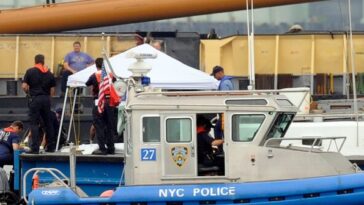 video:-a-woman-and-infant-dead-after-boat-loaded-with-14-passengers-capsizes-near-the-statue-of-liberty