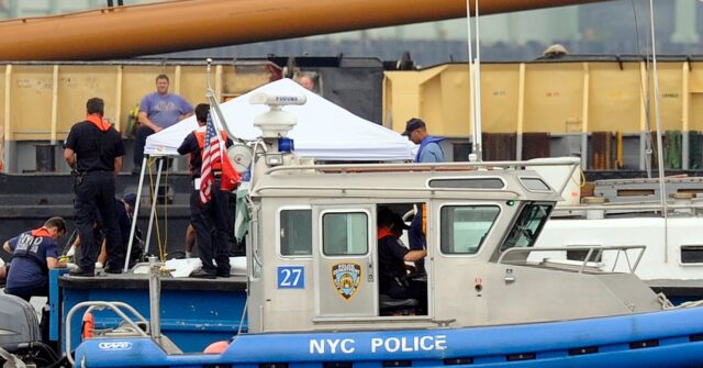 video:-a-woman-and-infant-dead-after-boat-loaded-with-14-passengers-capsizes-near-the-statue-of-liberty