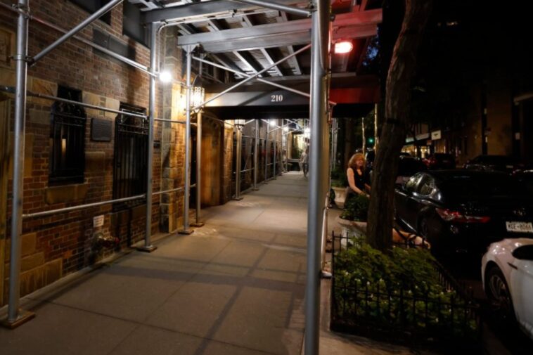 patient-stabbed-home-health-aide-in-fight-over-oxygen-mask-inside-posh-nyc-apartment:-sources